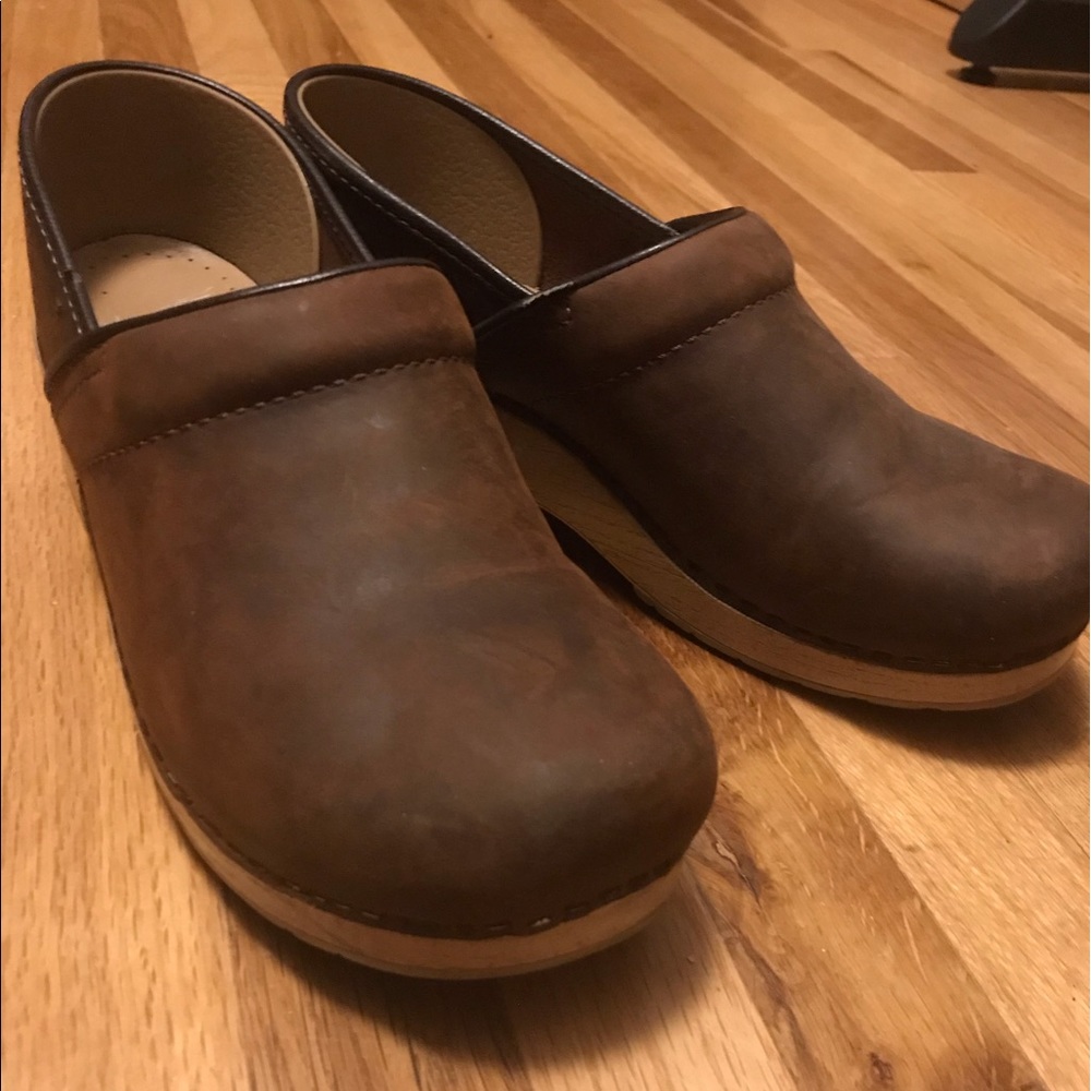 New dansko clogs in brown